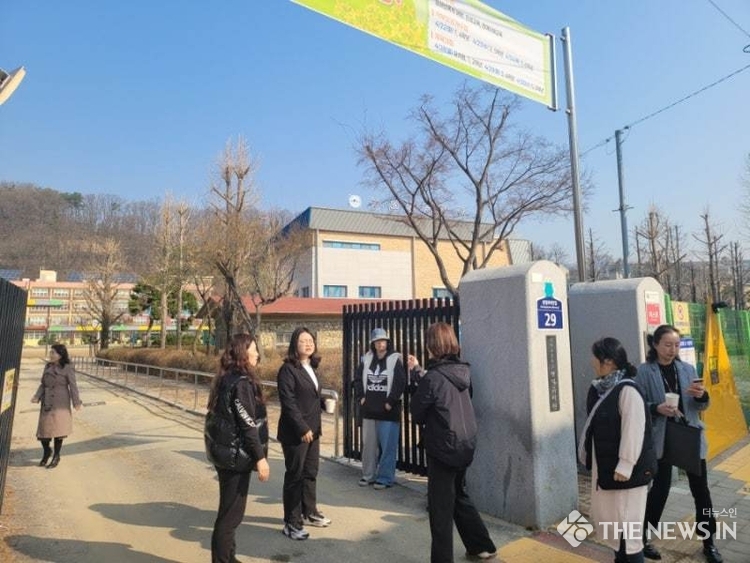 이자형 경기도의원 용인교육지원청과 함께 학교를 직접 방문해 학부모 및 학교 관계자의 의견을 청취하고 현장을 점검했다