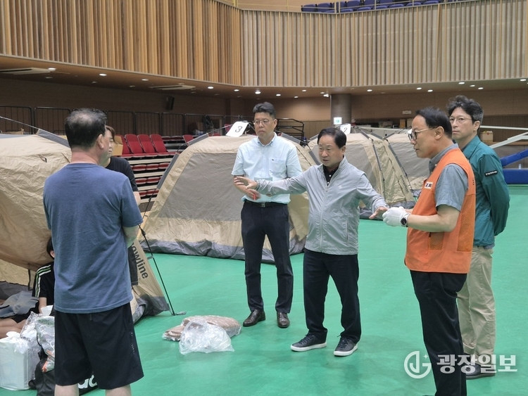 남양주시, 아파트 화재로 발생한 정전 피해에 신속 대처, 주민 대피 지원 총력(주광덕 남양주시장, 임시대피소 점검