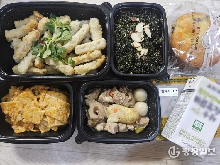 안양시 행복 두 끼 프로젝트의 한 대상 가정에서 배달받은 도시락 사진과 함께 감사의 마음을 전해왔다