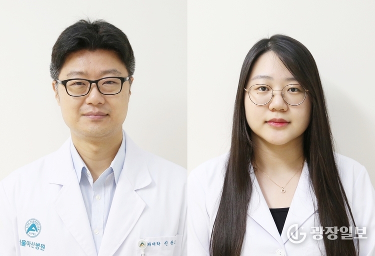 왼쪽부터 울산의대 서울아산병원 미생물학교실 진준오 교수, 안은경 박사