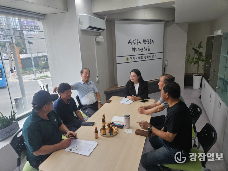 지난 9일, 광주 친환경농업인연합회(친농연) 김병련 회장님을 비롯한 회원 분들과 정담회를 가졌다