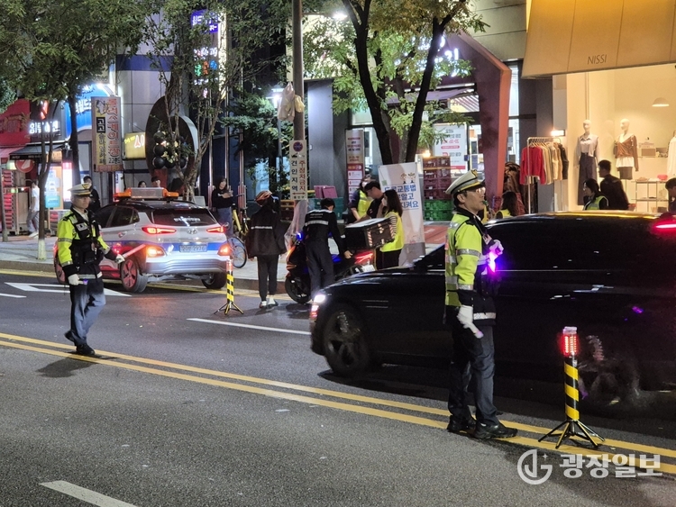 10월 16일 오후 7시경안양우편집중국 사거리에서 안양시청, 동안구청, 한국교통안전공단과 함께 이륜차 집중단속을 실시했다.