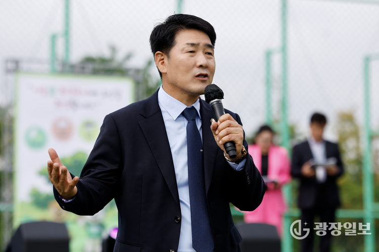.배정수 의장 환경애여울축제 축사 모습
