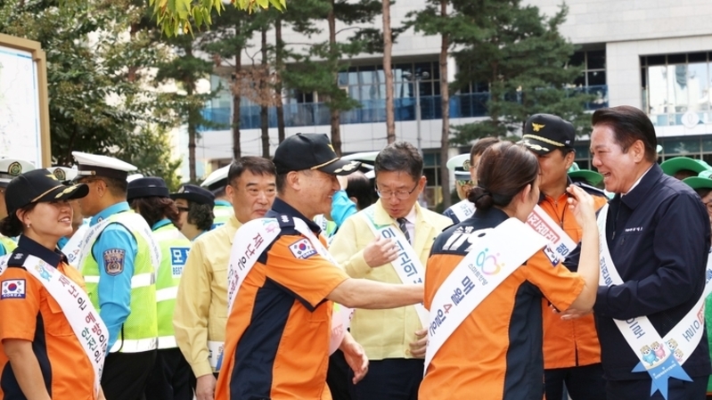 안양시, 추석 앞두고 ‘안전 점검의 날’ 캠페인…민관 230여 명 참여