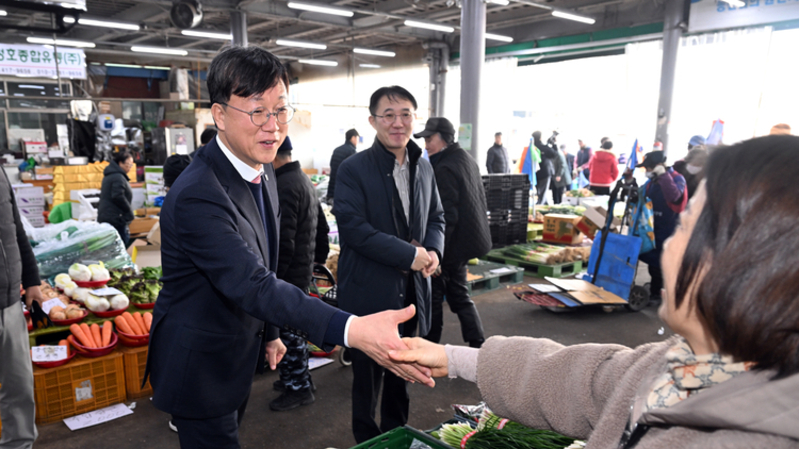 안산시, 설 앞두고 농수산물도매시장 현장 간부회의 개최… 수급·물가 점검