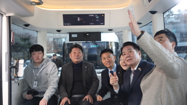 안양시, 운전석 없는 ‘레벨4 자율주행 셔틀’ 16일 정식 운행…시민 체험 시작