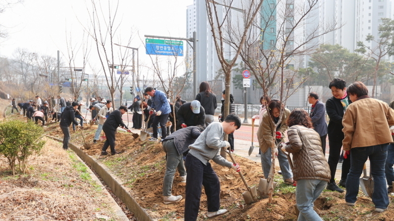'푸른 미래 심다' 의왕시 식목일 기념 나무심기 행사 개최