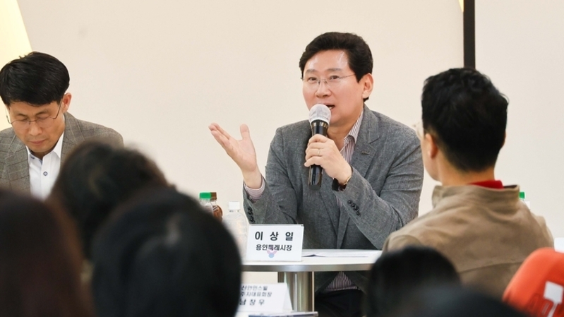 이상일 "기흥중 통학로 안전 확보"…학부모·주민과 간담회