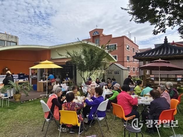 올가을엔 파주시 작은도서관으로 놀러 오세요… 파주시, 2025년 가을 풍성한 작은도서관 독서 행사 진행