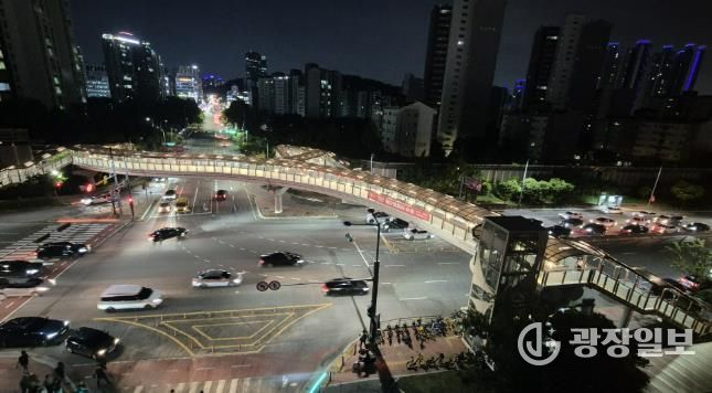 수원시 영통구, 호수공원육교 새 단장 완료