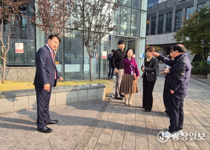 아인병원 앞 왼쪽 첫 번째 장규철 의원