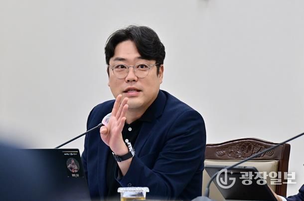 반선호 시의원‧전국교육공무직본부 부산지부 공동토론회 개최… 청소노동 환경 개선 요구 확산