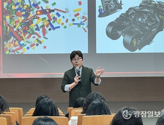 EBSi 대표 강사 윤윤구의 성공하는 입시를 위한 큐레이팅