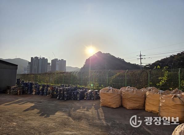 폐수도계량기 및 부속자재 사진