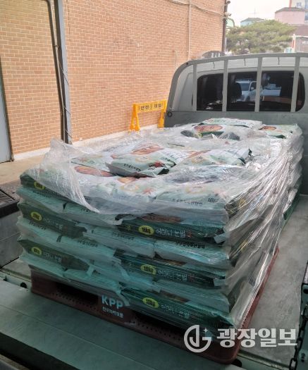 백석읍, 익명의 주민으로부터 백미 100포 기탁 받아…취약계층 지원