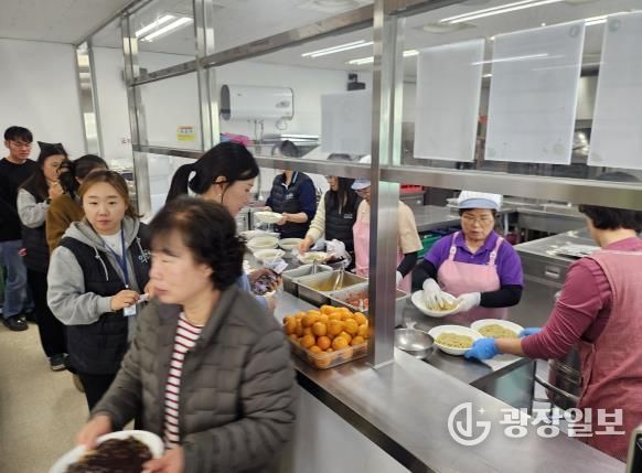 인제군사회복지관, 장애인 지역사회 복귀 프로그램 수료식-일미반점 후원