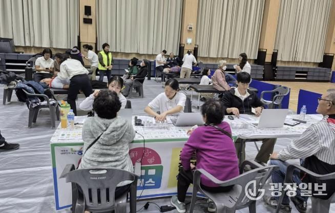 농촌 왕진버스 현장 진료 모습