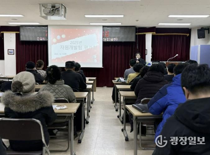 격려인사를 하고 있는 농업기술센터 주성혜 소장