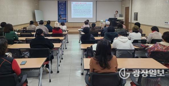 점촌도서관, 2025년 하반기 글사랑문학회 작가 특강