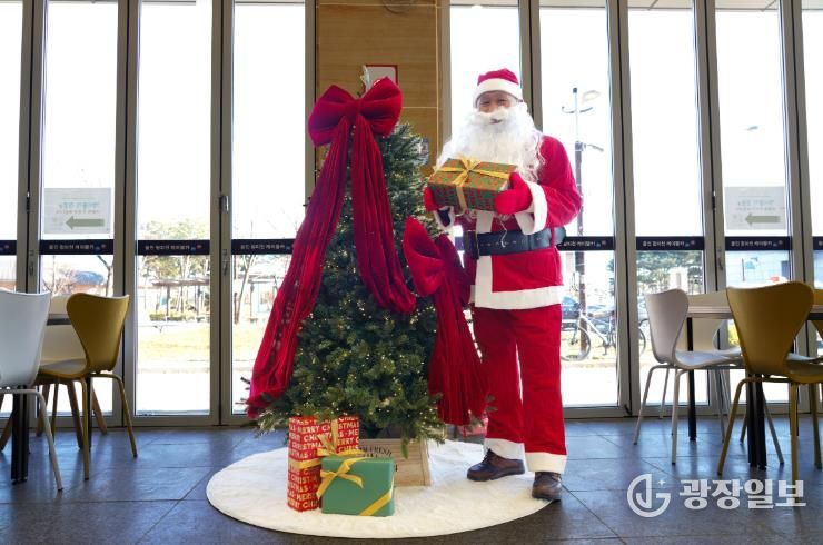울진군은 12월 24일부터 25일까지 이틀간‘산타 관광택시’를 특별 운행한다.