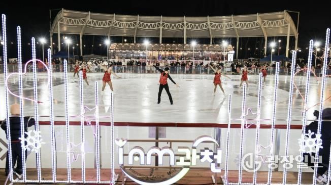 2024년 과천 문원야외스케이트장 공연 모습.