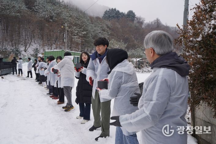 크리스마스 이브 맞아 ‘2025년 연탄 나눔 봉사’