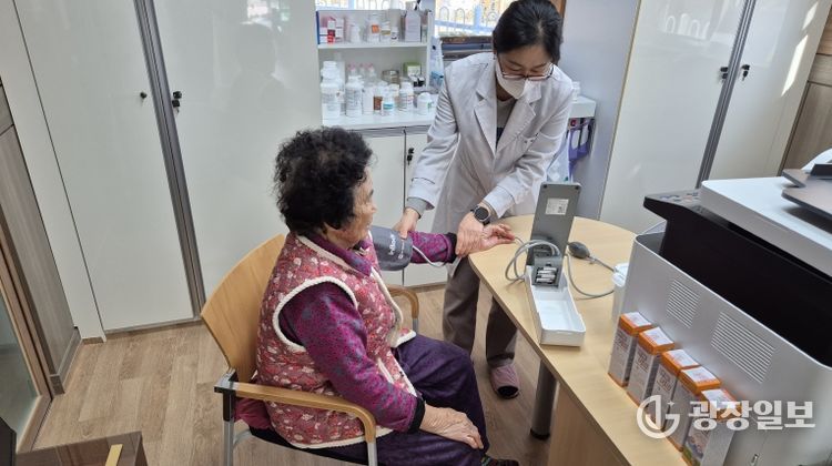 집 앞 진료소가 달라졌다. 주민건강 지키는 보건진료소 새단장