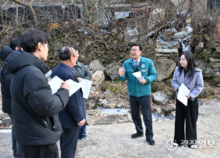 유의식 의장, 마수대마을 현장 민원 청취