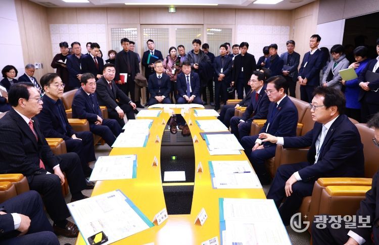 울진군, 중부권 동서횡단철도 국가철도망 반영 촉구 공동건의문 제출