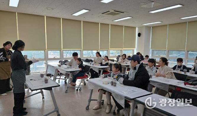 시립중앙도서관 겨울방학 프로그램 운영 사진