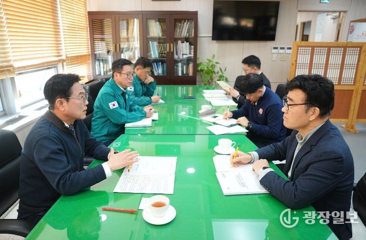 김석필 천안시장 권한대행 부시장이 19일 행정안전부 주관 재난관리평가 기관장 인터뷰를 하고 있다.