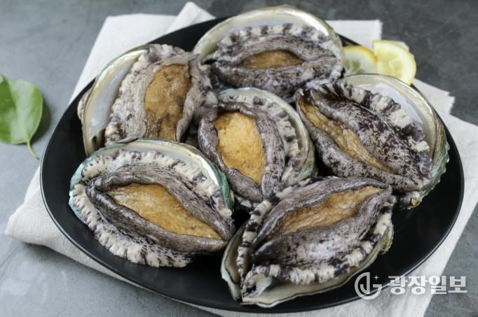 아시아 최초로 ASC 국제 인증을 획득한 완도 전복