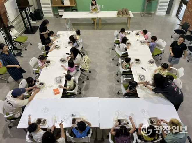 광양예술창고 시민 참여 체험 프로그램 나도예술가 운영 문화예술과(현장사진)