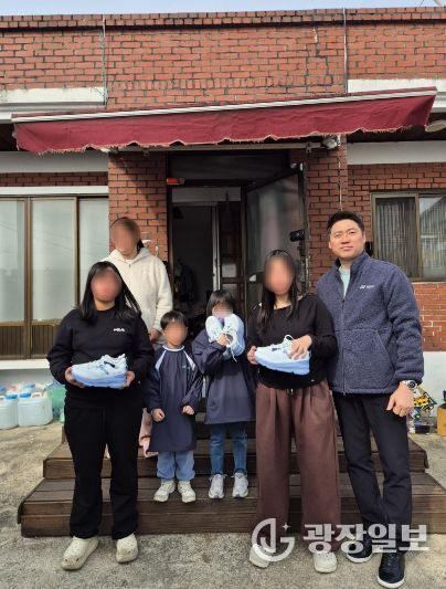 김동문 교수, 익산 어린이를 위한 '희망의 스매싱'