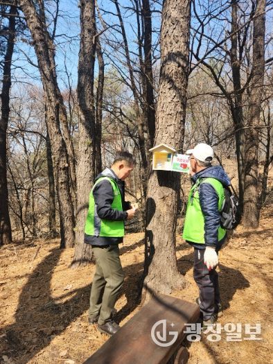 남양주시 다산2동 자원봉사단, 황금산 안전점검·환경정화 활동 전개