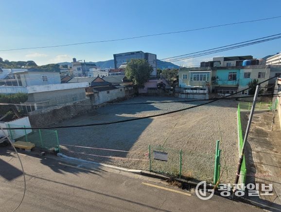 24년 조성된 봉황동 임시 공영주차장(22면)