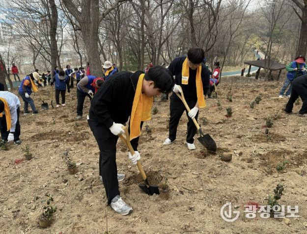 상주시 '제81회 식목일 기념 나무심기' 행사 개최