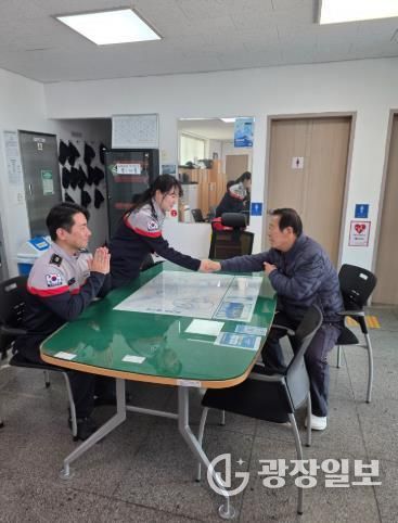 울진해경 경찰관 도움으로 70대 여성 건강 회복… 가족 “따뜻한 도움에 감사”