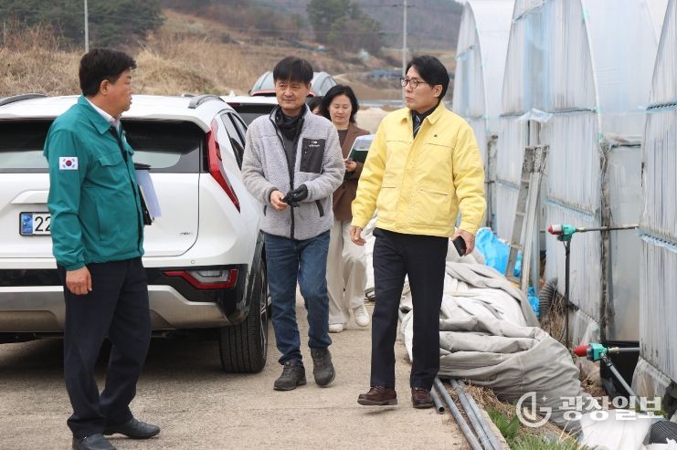 진안군, 중동 정세 대응 시설원예 농가 현장 방문