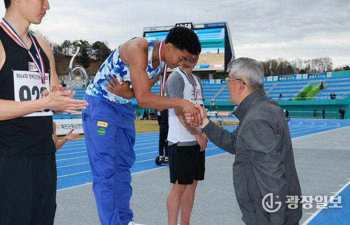 예천 육상, 첫날부터 메달 다수 획득, 우승 한발 다가서~