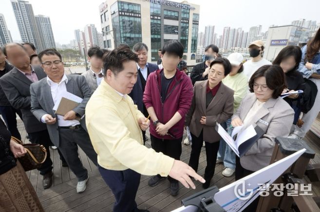 영어도서관 예정지 현장 방문 모습