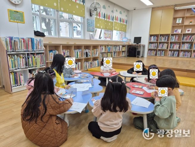 대학생 언니 오빠와 영어그림책 함께 읽기 운영