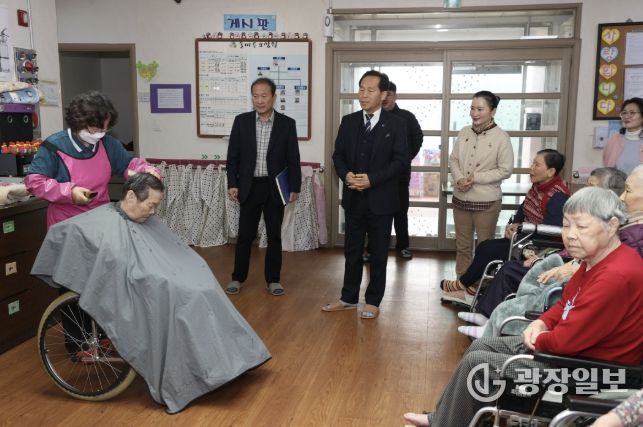 전도성 부군수 복지시설 방문 사진