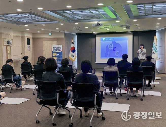 부천시는 지난 7일, 전통시장 자동심장충격기 관리책임자 교육을 실시했다.