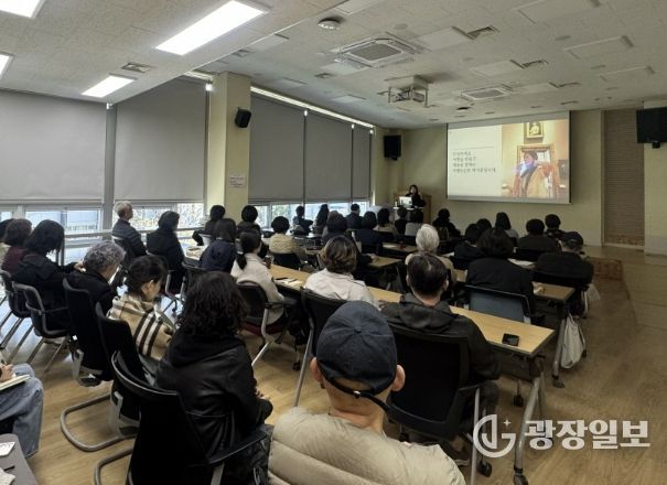 과천시, 도서관의 날 맞아 독서문화 행사 운영