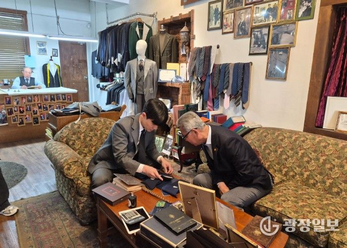 인천보훈지청-김주현바이각 후원 독립유공자 유족인 월남참전유공자에게 맞춤 정장 증정