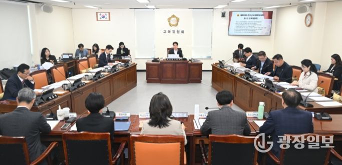 교육위원회, 선거전 마지막 의안 심사