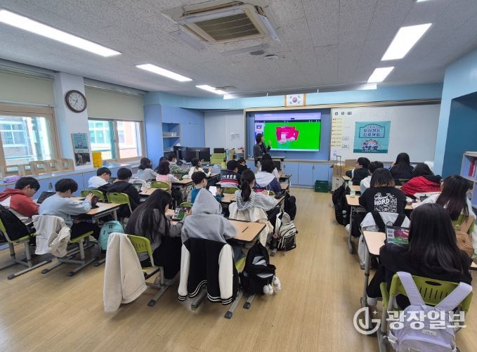 경주시 청소년진로교육체험센터는 4월 6일부터 7월 21일까지 관내 초등학교 5학년을 대상으로 '학교로 직접 찾아가는 진로체험 프로그램'을 운영하고 있다