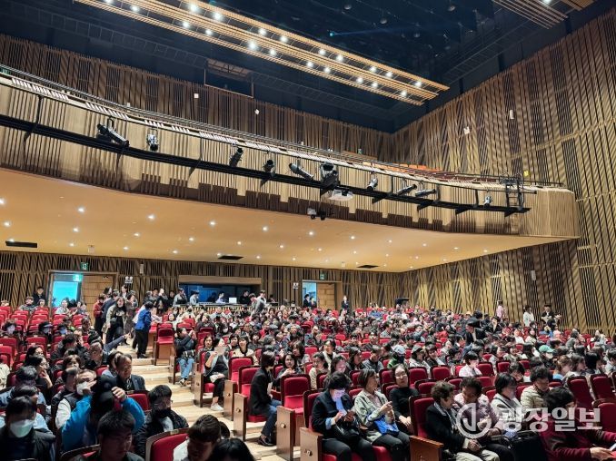 진해아트홀, 9월 정식 개관 앞두고 시범 공연